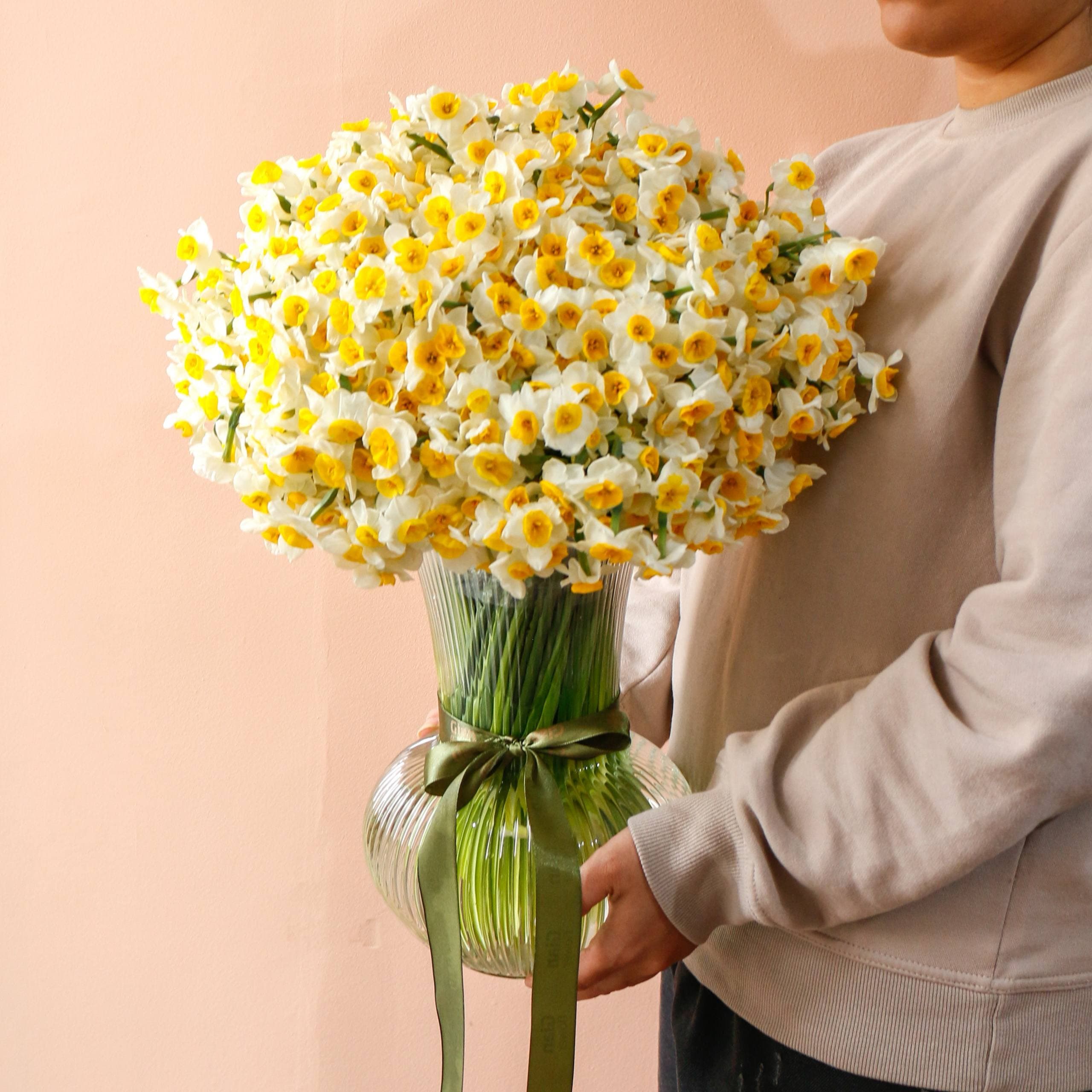 گلدان شیشه ای نرگس۲۰۰ شاخه