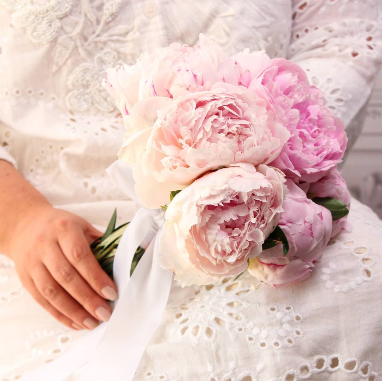 دسته گل پیونی عروس مدل آمیار — تصویر 3