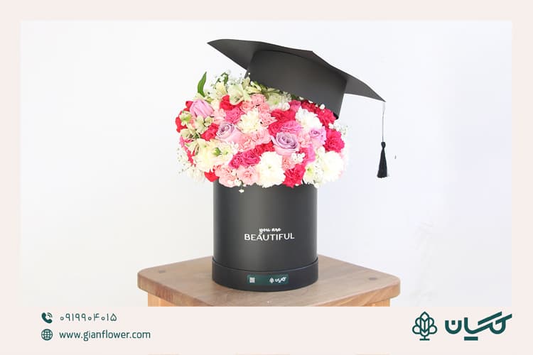 باکس گل رز و میخک و ژربرا فارغ التحصیلی بهترین هدیه جشن فارغ التحصیلی