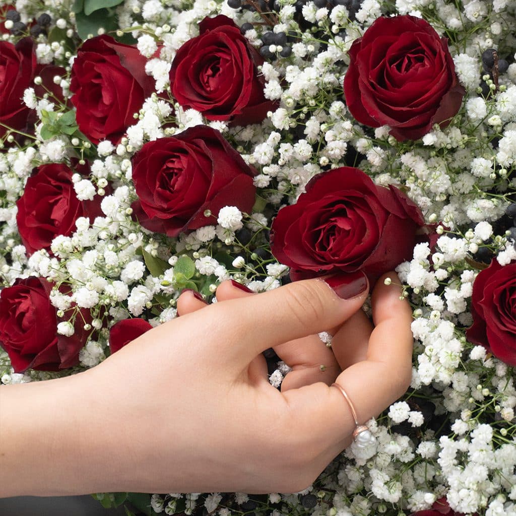 دسته گل ژیپسوفیلا و رز مدل ونوش — تصویر 2
